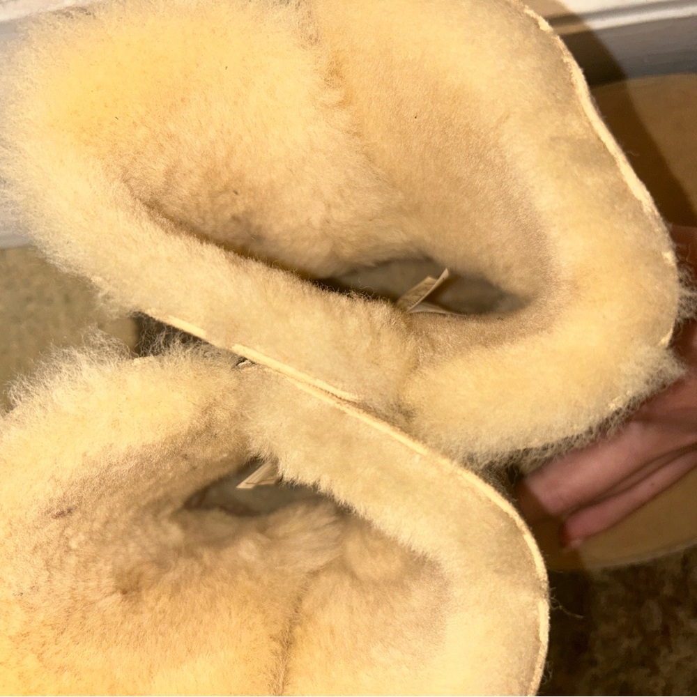 Ugg Tan Bailey Button Boots 6womens - image 5